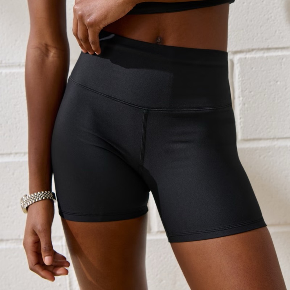 Aerie Black 6” Shorts